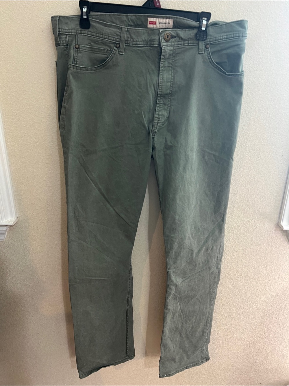 Wrangler Men's Chinos in Sage Green